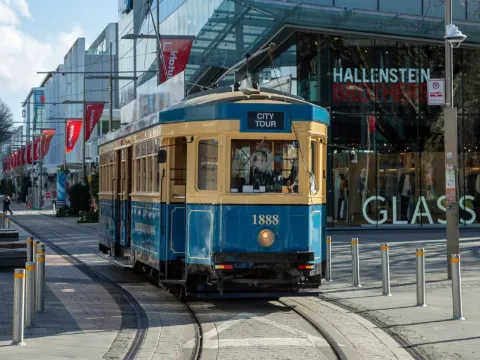 復古英倫風格有軌電車