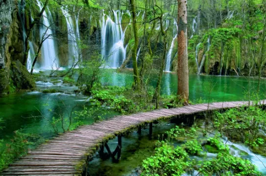 十六湖國家公園