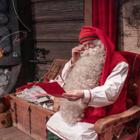 【5鑽】《與芬蘭聖誕老人見面6天團》 
哈爾濱（伏爾加莊園、冰雪大世界、東北虎林園、松花江觀光纜車、聖索菲亞教堂）、吉林（霧淞長廊）、大連6天團