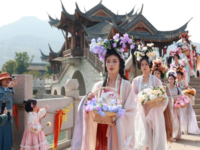 閩越水鎮花朝節