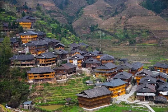 黃洛瑤寨長髮村