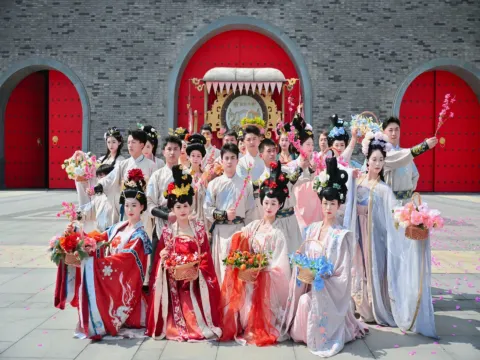 閩越水鎮花朝節