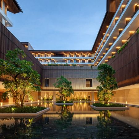 海口、三亞休閒半自由行5天純玩奢華度假之旅 鳳凰嶺海誓山盟景區(乘亞洲第一觀海看城索道登頂俯瞰全市)、石梅灣觀海亭、大東海旅遊區、騎樓老街、非物質文化遺產展示中心、兩天自由活動、酒店自助晚餐