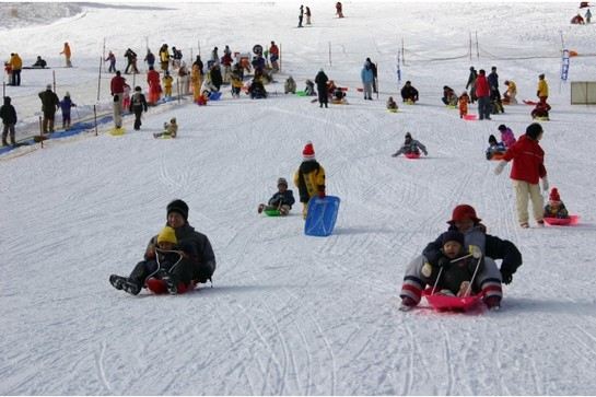 茶臼山高原滑雪場