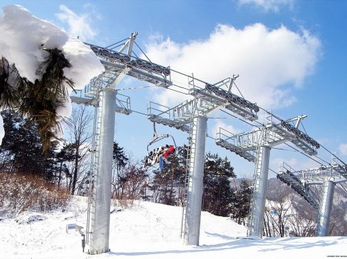 洪川+首爾冬日滑雪5天之旅 ※【Sono Belle Vivaldi Park索諾美麗維瓦爾第公園度假村+冬日滑雪體驗+「梅峰山頂」觀光纜車】、月尾島海鷗船體驗、士多啤梨園、愛寶樂園Everland 洪川+首爾冬日滑雪5天之旅 ※【Sono Belle Vivaldi Park索諾美麗維瓦爾第公園度假村+冬日滑雪體驗+「梅峰山頂」觀光纜車】、月尾島海鷗船體驗、士多啤梨園、愛寶樂園Everland
