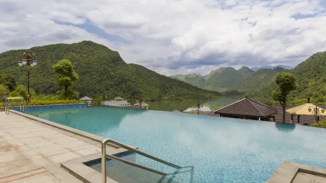 藍山源嶺南東方溫泉酒店