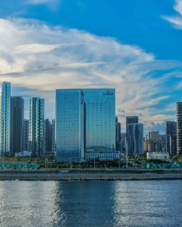 《探索醉美．南澳島》《2025年全新開業》汕頭東方世紀酒店(約500呎海景客房) 被譽為廣東省最美的島嶼，遊覽啟航燈塔、北回歸線標誌塔 湘子橋日與夜【非遺美食．獅頭鵝風味宴】 潮州美食純玩3天團