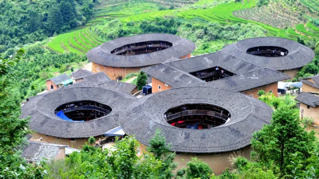 南靖田螺坑土樓