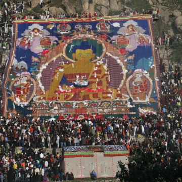 直飛拉薩(需經停成都)《西藏一年一度盛大節慶雪頓節》8天升級純玩之旅
布達拉宮、大昭寺、羅布林卡、羊卓雍措、日喀則、扎什倫布寺、卡若拉冰川、定日(珠穆朗瑪峰大本營(5200米)~觀賞珠峰) 