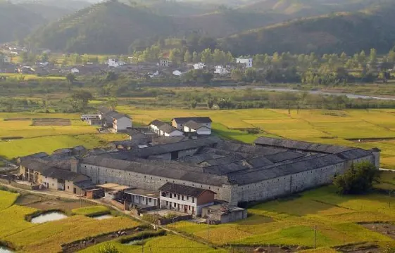 百年圍屋東生圍