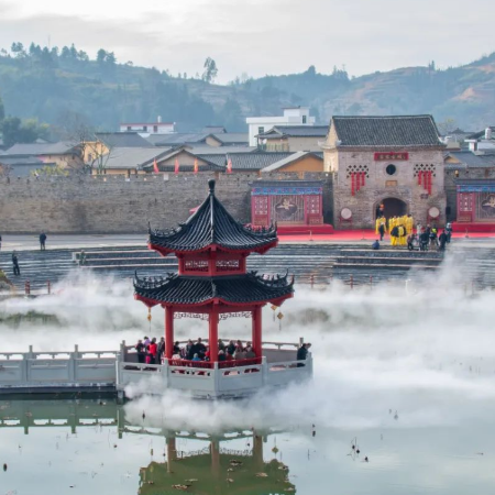 《贛粵客家風情》隱世客家風情．定南客家古城、東方古堡~燕翼圍 保證入住國際品牌河源匯景希爾頓逸林酒店+翁源希爾頓惠庭酒店【豐富自助晚餐(位上半隻小青龍)】 贛粵美景純玩4天團