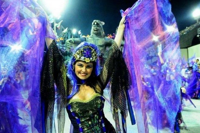 巴西嘉年華冠軍賽巡遊