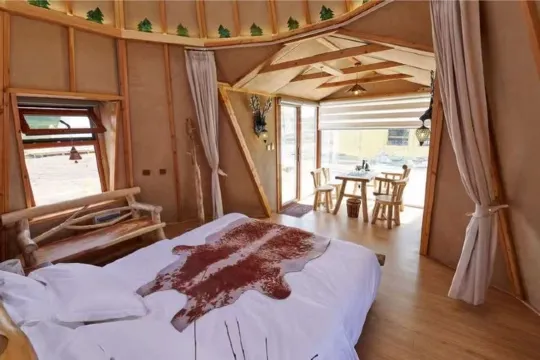 西烏乞亞鄂溫克撮羅子酒店