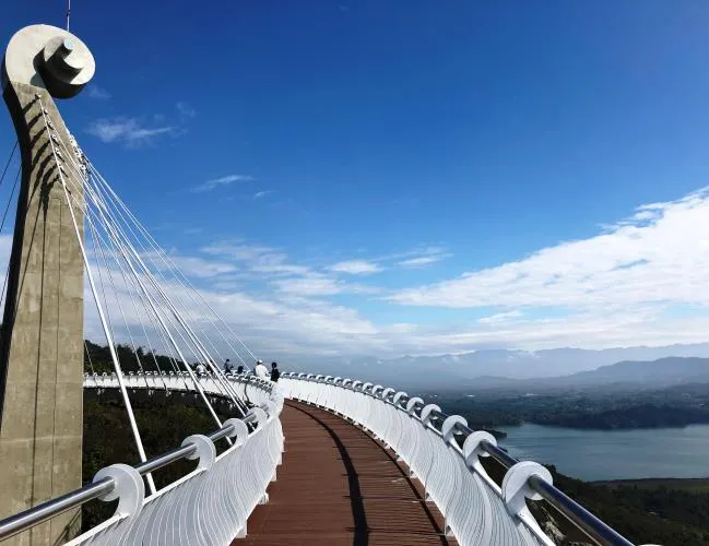 崗山之眼