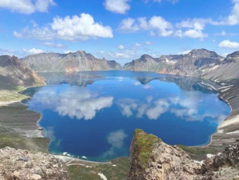 【皇牌】哈爾濱、大連8天純玩之旅 關東第一名山~長白山(北坡)、王朝聖地溫泉、雪絨花馴鹿園、親手採挖長白山人參、伏爾加莊園、冰雪大世界夢幻冰雪館、東北虎林園、松花江纜車、朝鮮族古村落、東方威尼斯水城