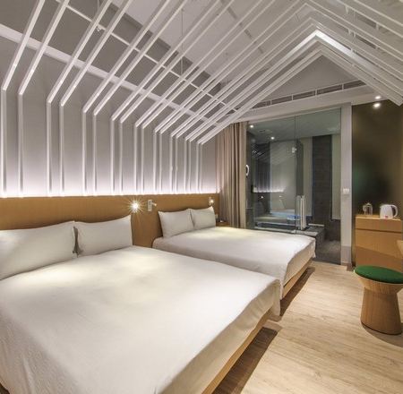 台北+宜蘭溫泉玩樂體驗5天團  一晚宜蘭溫泉酒店(房內浸溫泉)《幾米廣場、溪和水產觀光工廠、望龍埤風景區、冬山河親水公園玩樂體驗》 *再減$160 憑指定中銀咭推廣碼 《BOC160A2》