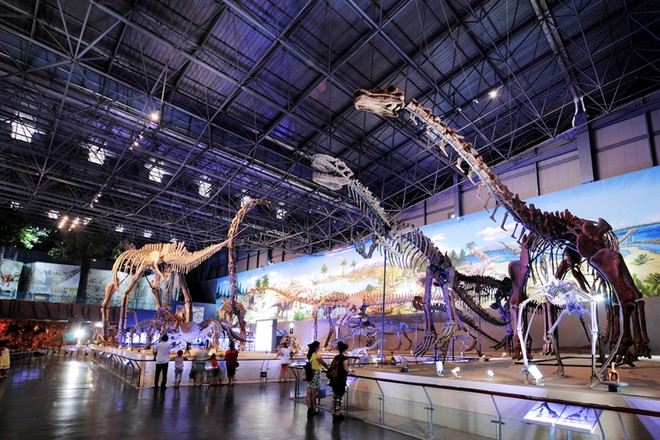 西峽恐龍遺跡園