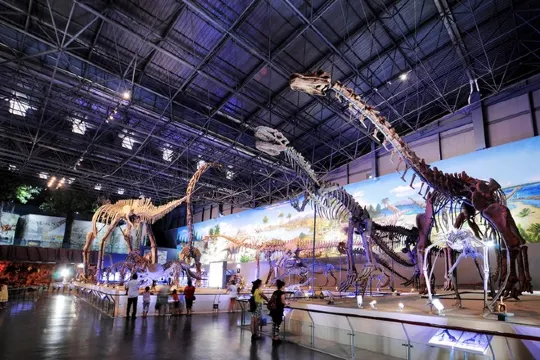 西峽恐龍遺跡園