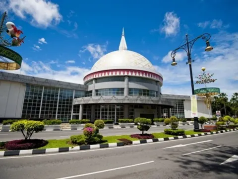 蘇丹登基銀禧紀念館