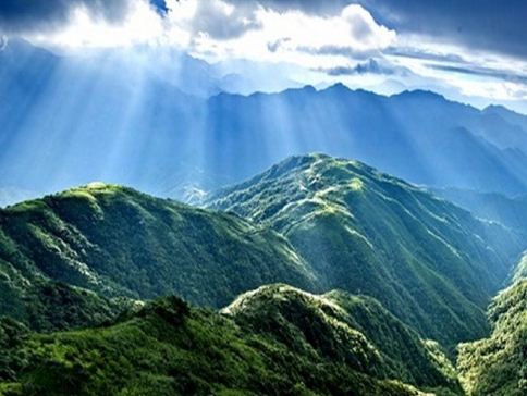 《桂林、陽朔、賀州5天高鐵團》賀州(鐘山百里水墨畫廊、黃姚古鎮、姑婆山森林公園)【連住2晚廣西-天沐伴山溫泉度假村】、桂林 (國賓洞蘆笛岩、乘船漫遊一江四湖)、陽朔(興坪古鎮、竹筏夜遊遇龍河)