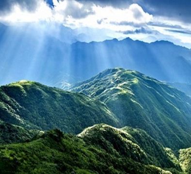 《桂林、陽朔、賀州5天高鐵團》賀州(鐘山百里水墨畫廊、黃姚古鎮、姑婆山森林公園)【連住2晚廣西-天沐伴山溫泉度假村】、桂林 (國賓洞蘆笛岩、乘船漫遊一江四湖)、陽朔(興坪古鎮、竹筏夜遊遇龍河)