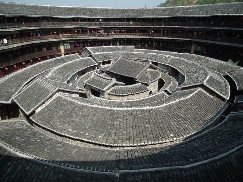 漫遊福建(永定、泉州、廈門)4天閩南文化之旅  3大世界遺產【福建土樓王承啟樓景區、廈門鼓浪嶼、泉州】、體驗客家民俗打糍粑、洛陽橋、五店市傳統街區、開元寺東西雙塔、City Walk泉州西街