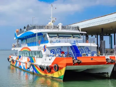 海上彩虹號遊船