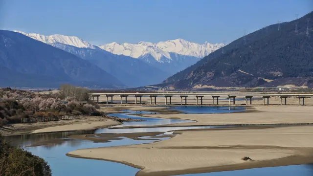 雅魯藏布江大峽谷