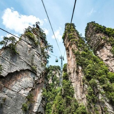 【4鑽】【聖誕限定🎄】張家界、鳳凰古城5天純玩高鐵團  張家界 (天門山國家森林公園、天門洞、天子山、袁家界、百龍電梯、無人機航拍、金鞭溪、七十二奇樓、DIY砂石畫)、芙蓉鎮、鳳凰古城、聖誕節自助餐
