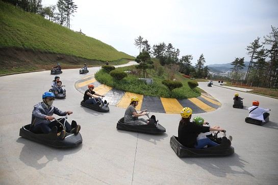 SKYLINE LUGE斜坡滑車體驗