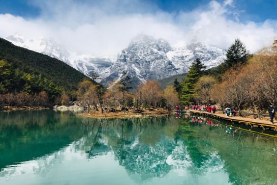 玉龍雪山藍月谷