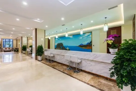 岷山尚領空港大酒店