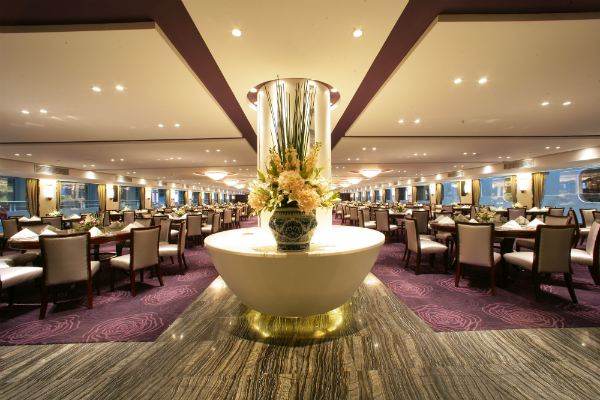世紀傳奇號餐廳