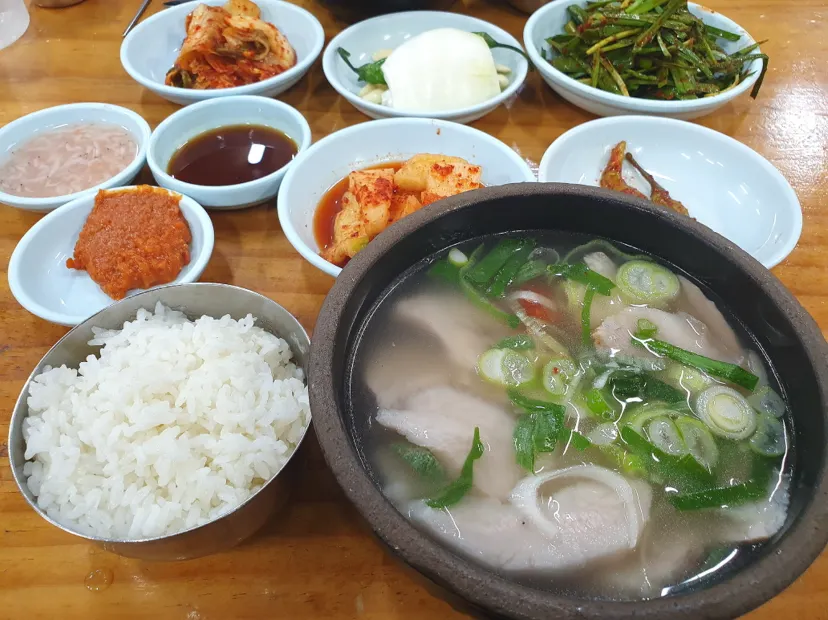 釜山名物:豚肉湯飯