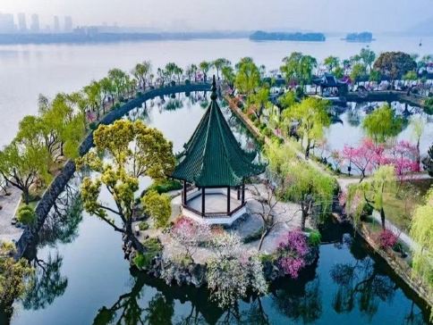 限定出發:18/2🧧4/4🐰~江南(杭州、無錫、上海、海寧)5天團 海寧鹽官古城、《2大世界文化遺產》西湖、京杭古運河、無錫蠡園、南長街清明橋文化街區、長廣溪國家濕地公園、胡雪岩故居、南京路步行街