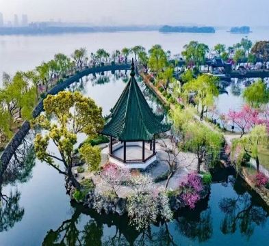 限定出發: 4/4🐰~江南(杭州、無錫、上海、海寧)5天團 海寧鹽官古城、《2大世界文化遺產》西湖、京杭古運河、無錫蠡園、南長街清明橋文化街區、長廣溪國家濕地公園、胡雪岩故居、南京路步行街