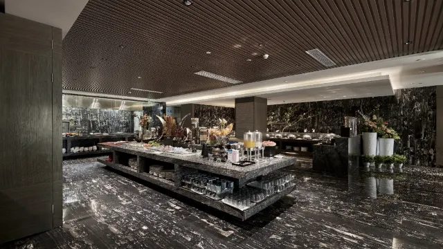 酒店豐盛自助晚餐