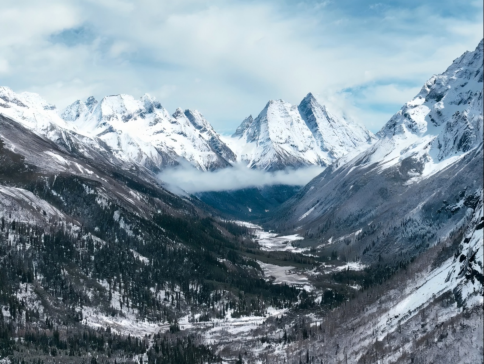 【4鑽】《4人成行‧全程豪華商務車》川西秘景、四姑娘山、木格措 6天純玩小包團  臥龍熊貓、四姑娘山、木格措、墨石公園、塔公草原、魚子西、新都橋、成都