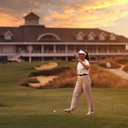 峴港+會安 5天高爾夫小團遊 《貼心安排三個入選亞洲百大球場~18洞高爾夫球體驗》《4人或以上報名適用‧獨立成行‧純玩不設購物點‧免收導遊服務費》獨家入住‧全程4晚豪華五星級會安南岸新世界酒店