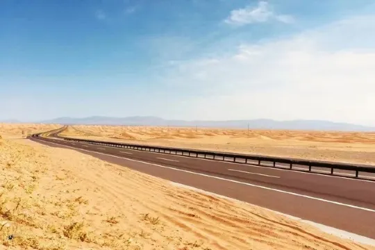 乘四驅車三湖穿越