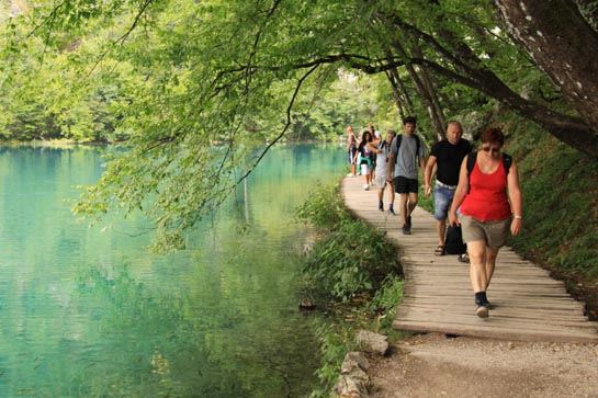  十六湖國家公園