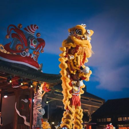 《小城故事~赤坎古鎮》保證入住2025年全新開業江門赤坎古鎮旅遊度假區金墟酒店 暢遊古城、觀看火樹銀花「非遺打鐵花」、 國粹競技「獅王爭霸」【濃湯乾坤豬肚荷包翅+(位上)過橋東星斑】江門美景純玩2天團