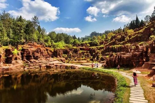紅石林國家地質公園-天池