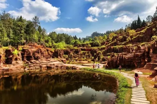 紅石林國家地質公園-天池