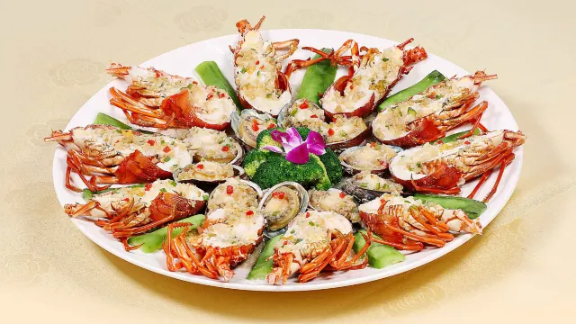 位上龍蝦鮑魚花膠響螺豪門宴