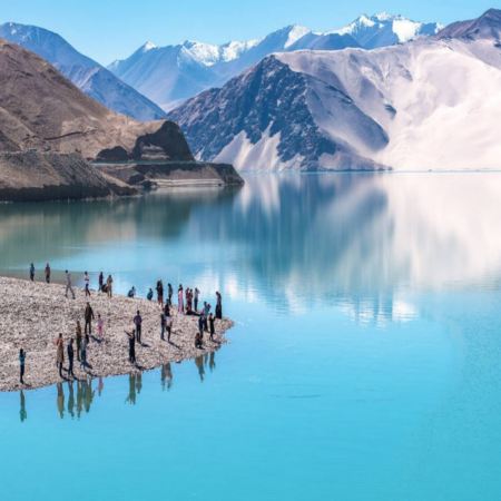 南疆春日🌸11天深度純玩團 庫科西魯克杏花、塔爾鄉杏花、喀什古城、阿克蘇、庫車、庫爾勒、艾提尕爾清真寺、托木爾大峽谷、白沙湖、卡拉庫里湖、香妃墓、塔吉克民族家訪、盤龍古道、天山天池