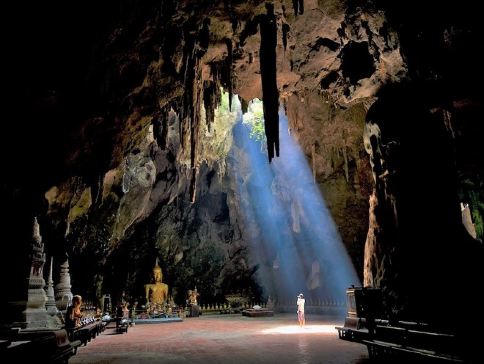  曼谷+華欣 5天悠閒之旅 山中之城~拷汪宮歷史公園(皇室避暑夏宮)、拷龍穴鐘乳石洞、Don Hoi Lot小漁村、主題農場1000 Sook、拉瑪五世行宮殿、吞武里海鮮市場