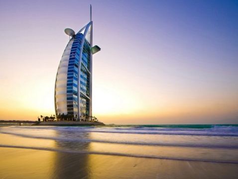 【4人可成行、稅項全包、免收旅行團服務費】杜拜 6天豪華享樂之旅｜國際品牌５星酒店｜細選多間著名餐廳｜羅浮宮【Louvre Abu Dhabi】｜豪華遊艇水上觀光