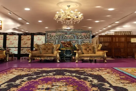 穿上小娘惹服裝漫游古城