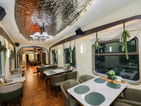 林都號專列-餐廳車廂